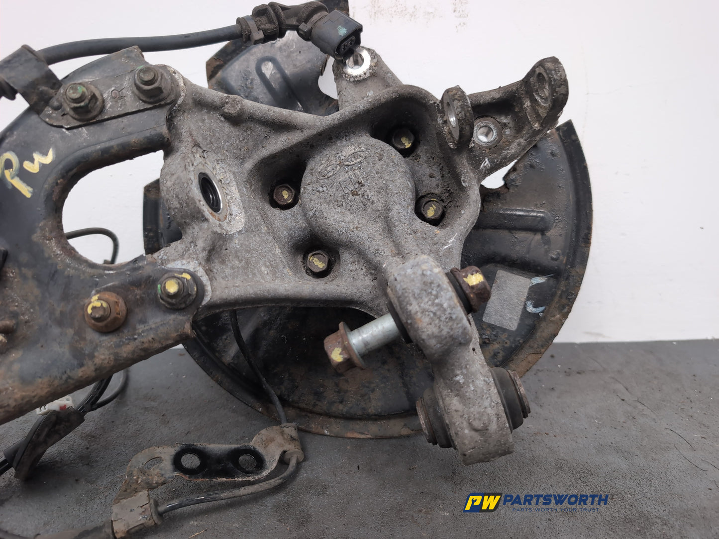 Wheel Hub Rear RH 17