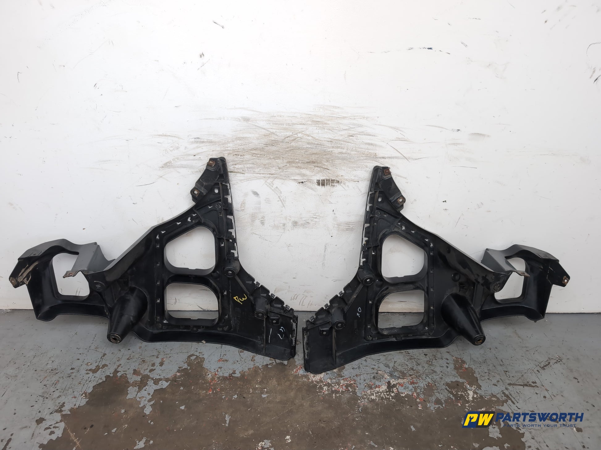 Bumper Rear Bracket LH 10