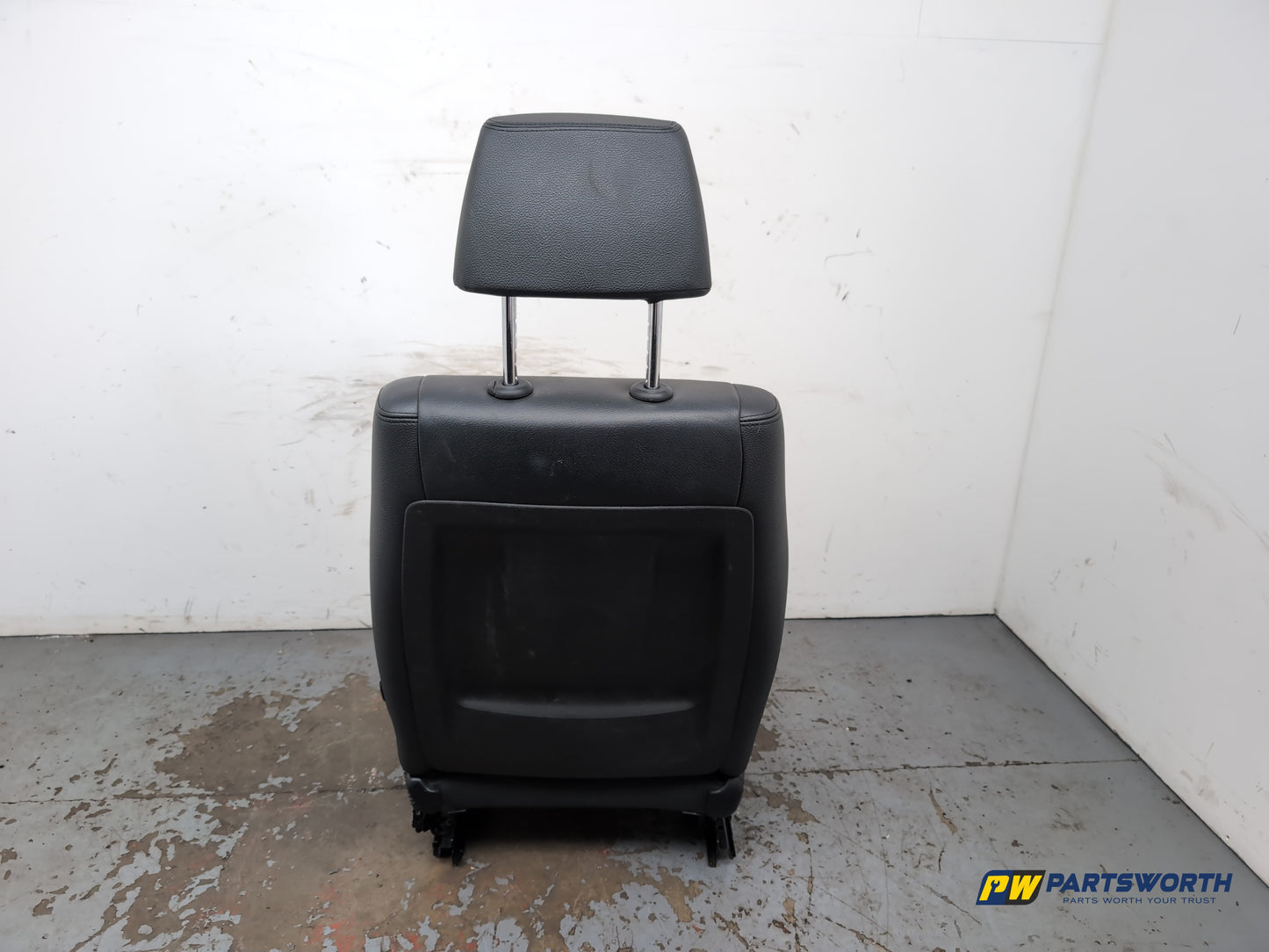 Seat Front RH 10