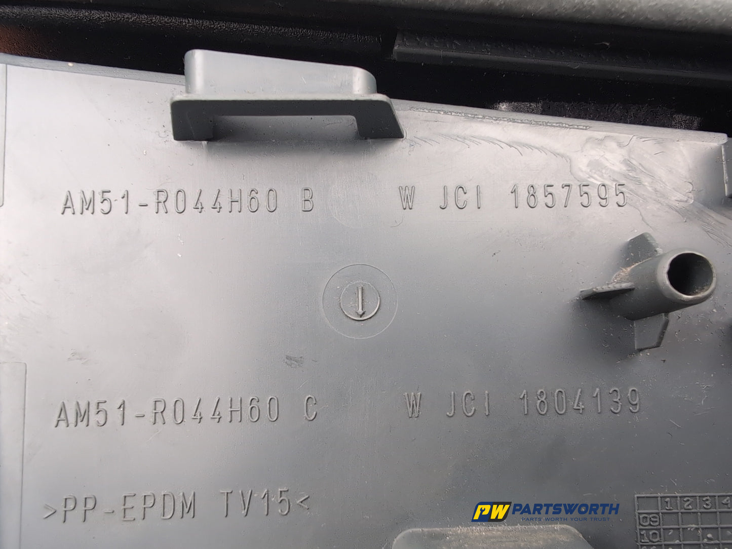 Centre Console Armrest 10