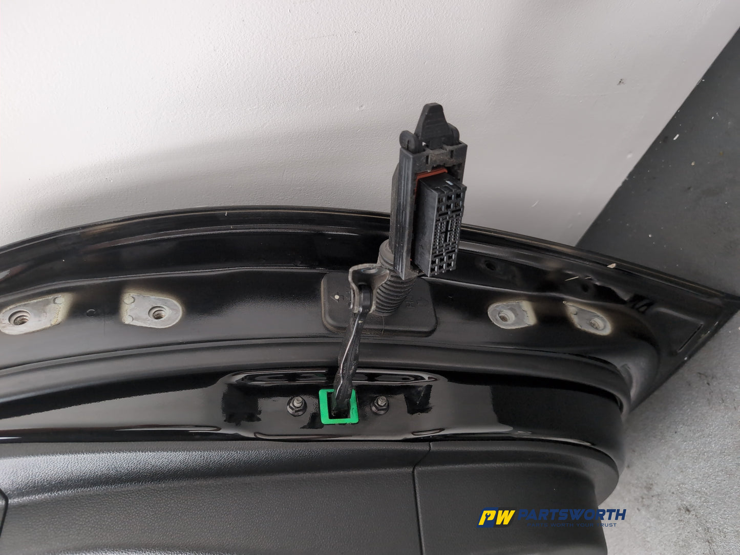 Door Front LH 20