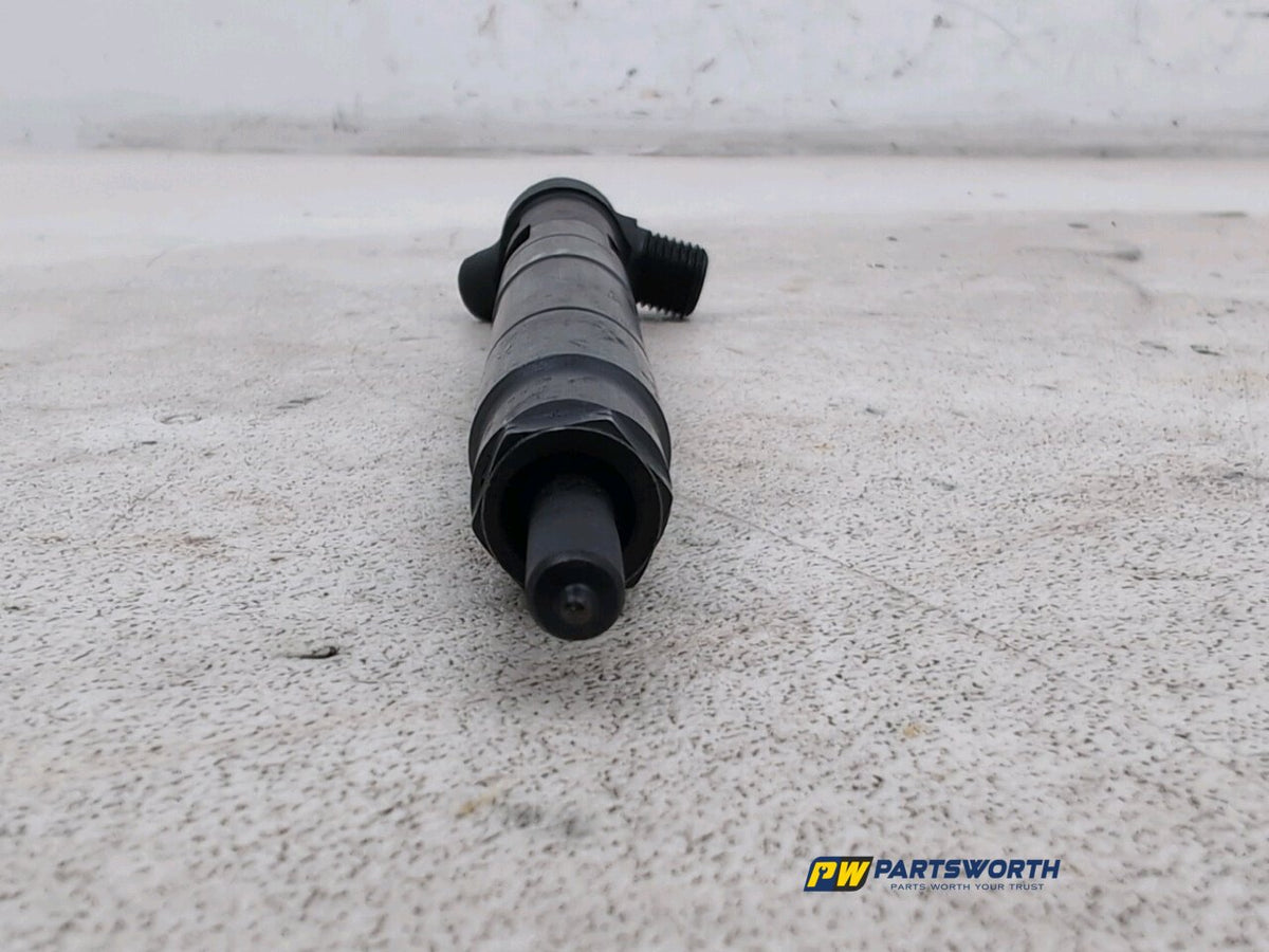 MERCEDES-BENZ C250 AMG W204 2.1L DIESEL FUEL INJECTOR A6510702887 5