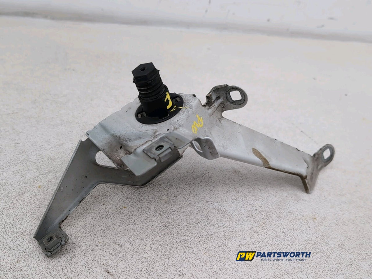 BMW 6 SERIES 640D M SPORT GRAN COUPE F13 FRONT RIGHT WING BRACKET 2015-2018 5