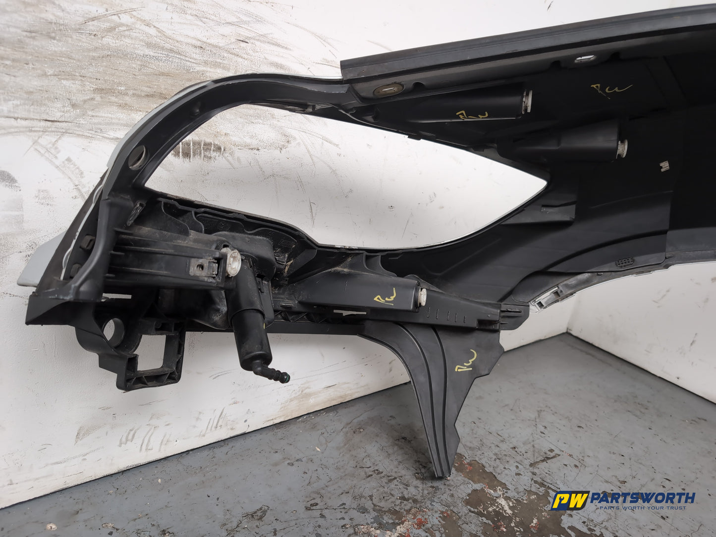 Wing Front RH 11