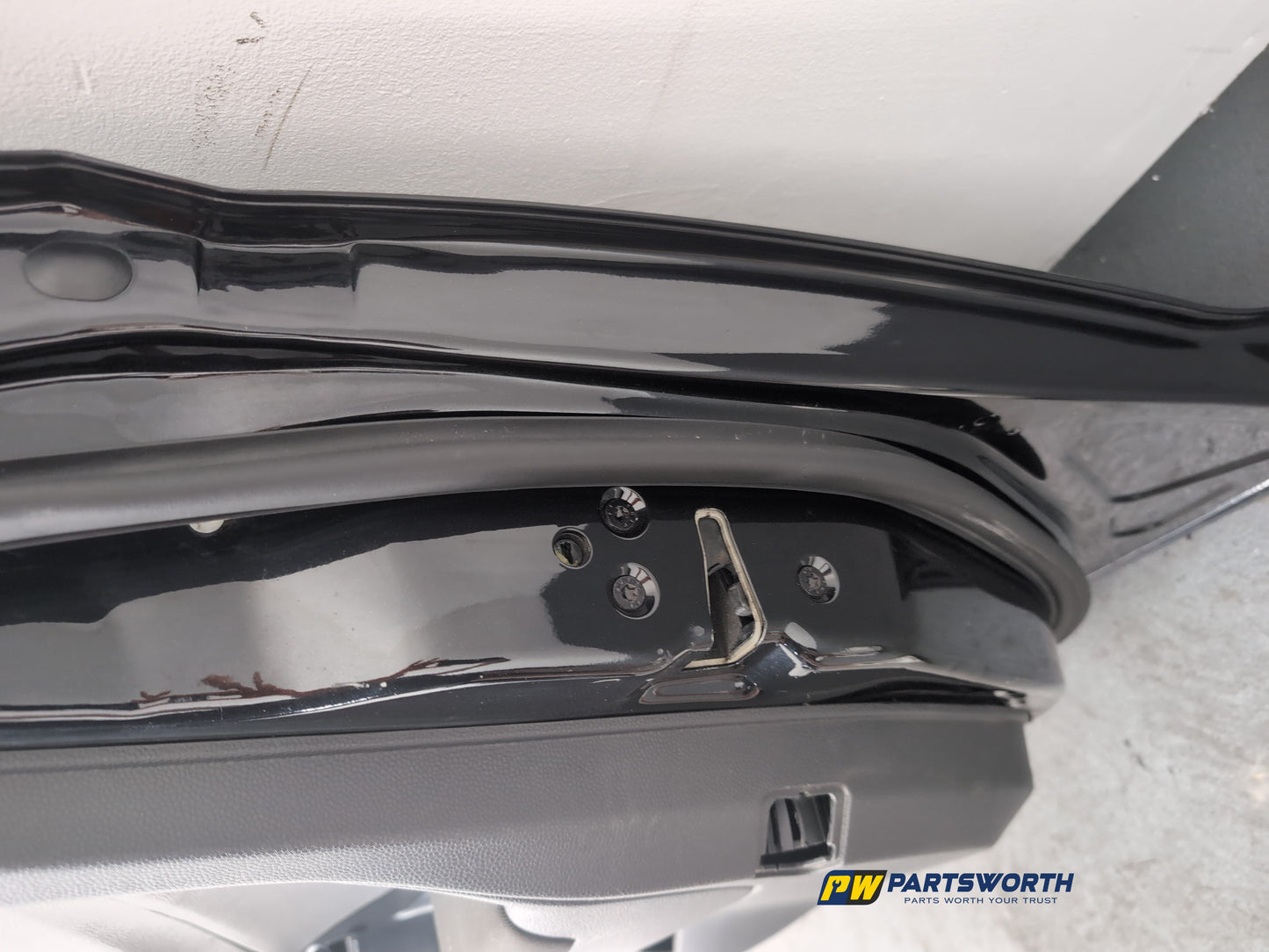 Door Front RH 23