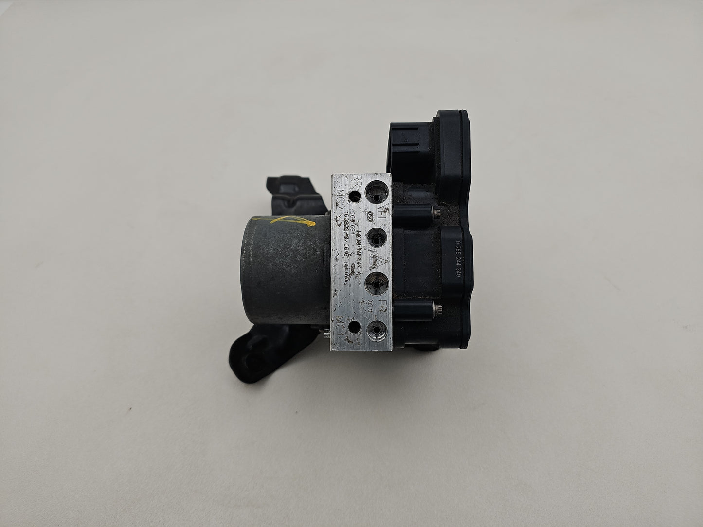 Jaguar Xe Abs Pump Control Module Ecu 2.0 Diesel Hx7314f447af X760 2015 - 2019 - photo 5