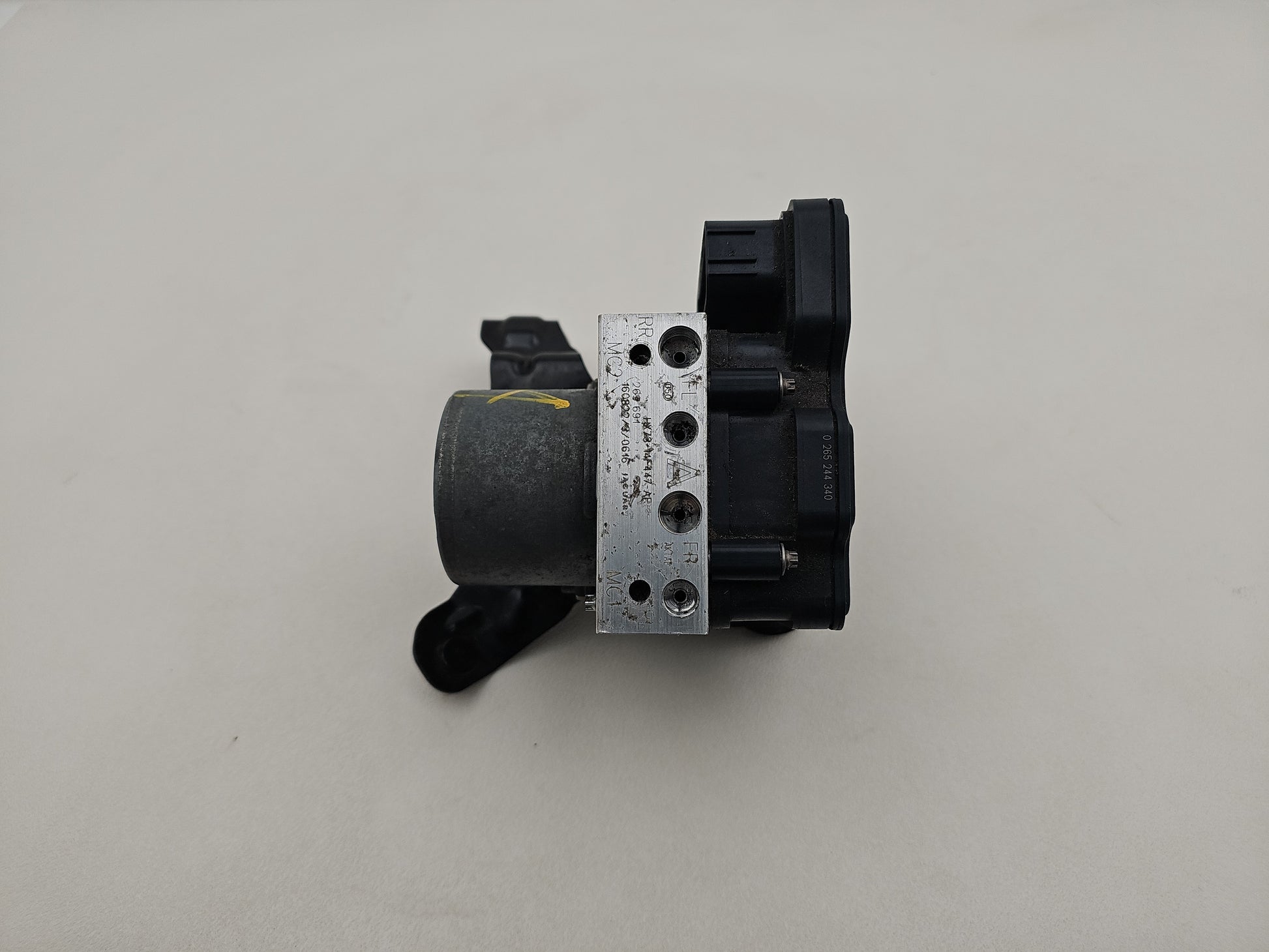 Jaguar Xe Abs Pump Control Module Ecu 2.0 Diesel Hx7314f447af X760 2015 - 2019 - photo 5
