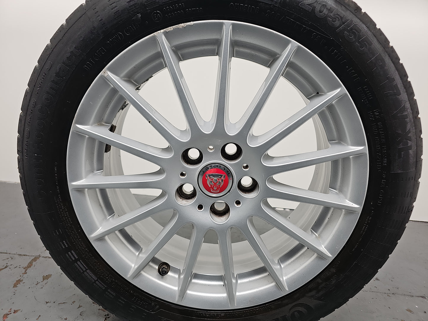 Jaguar Xe X760 17" Inch Alloy Wheel With Tyre 205/55/R17 Gx73-1007-Ta - photo 5