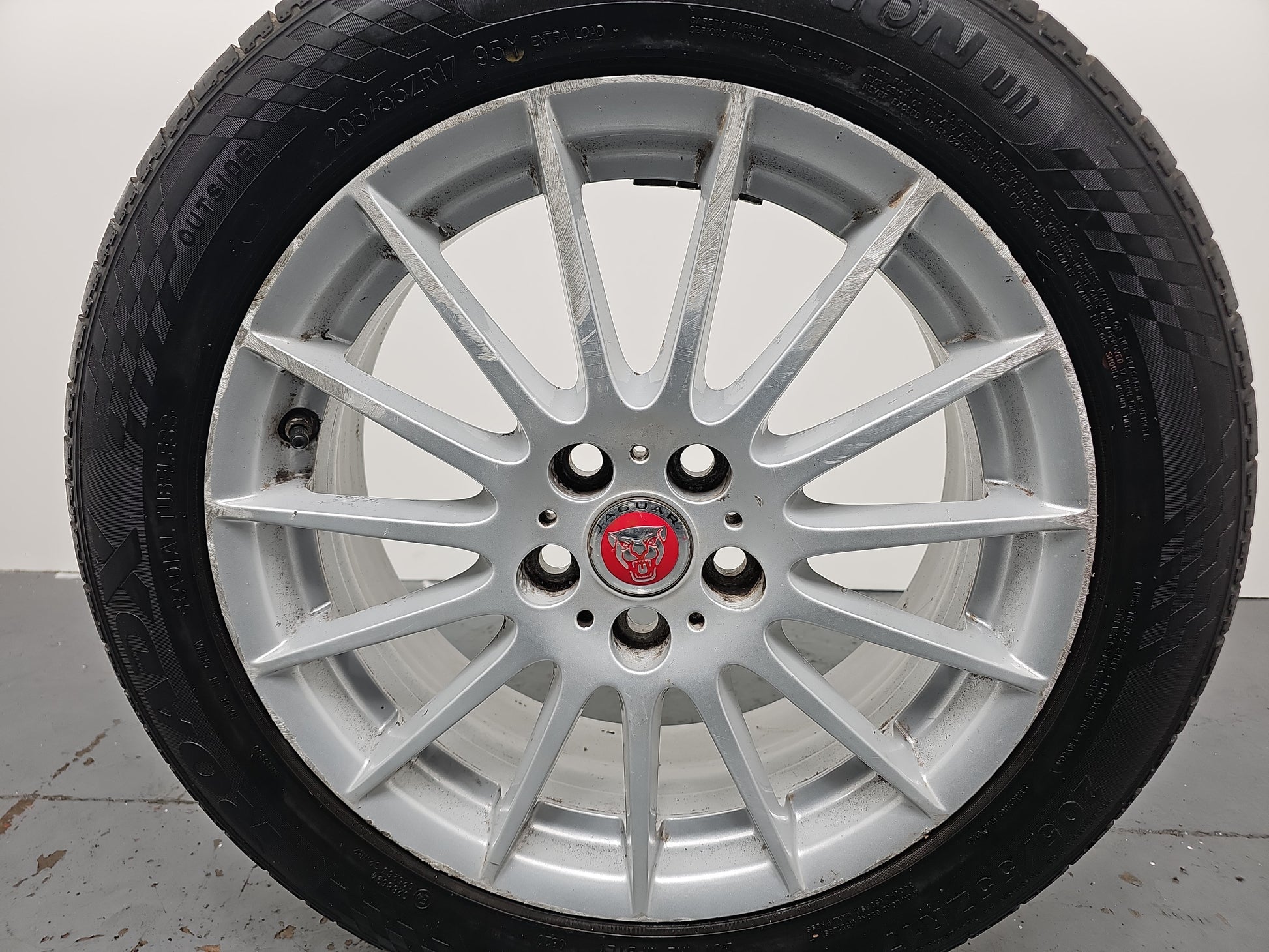 Jaguar Xe X760 17" Inch Alloy Wheel With Tyre 205/55/R17 Gx73-1007-Ta - photo 5
