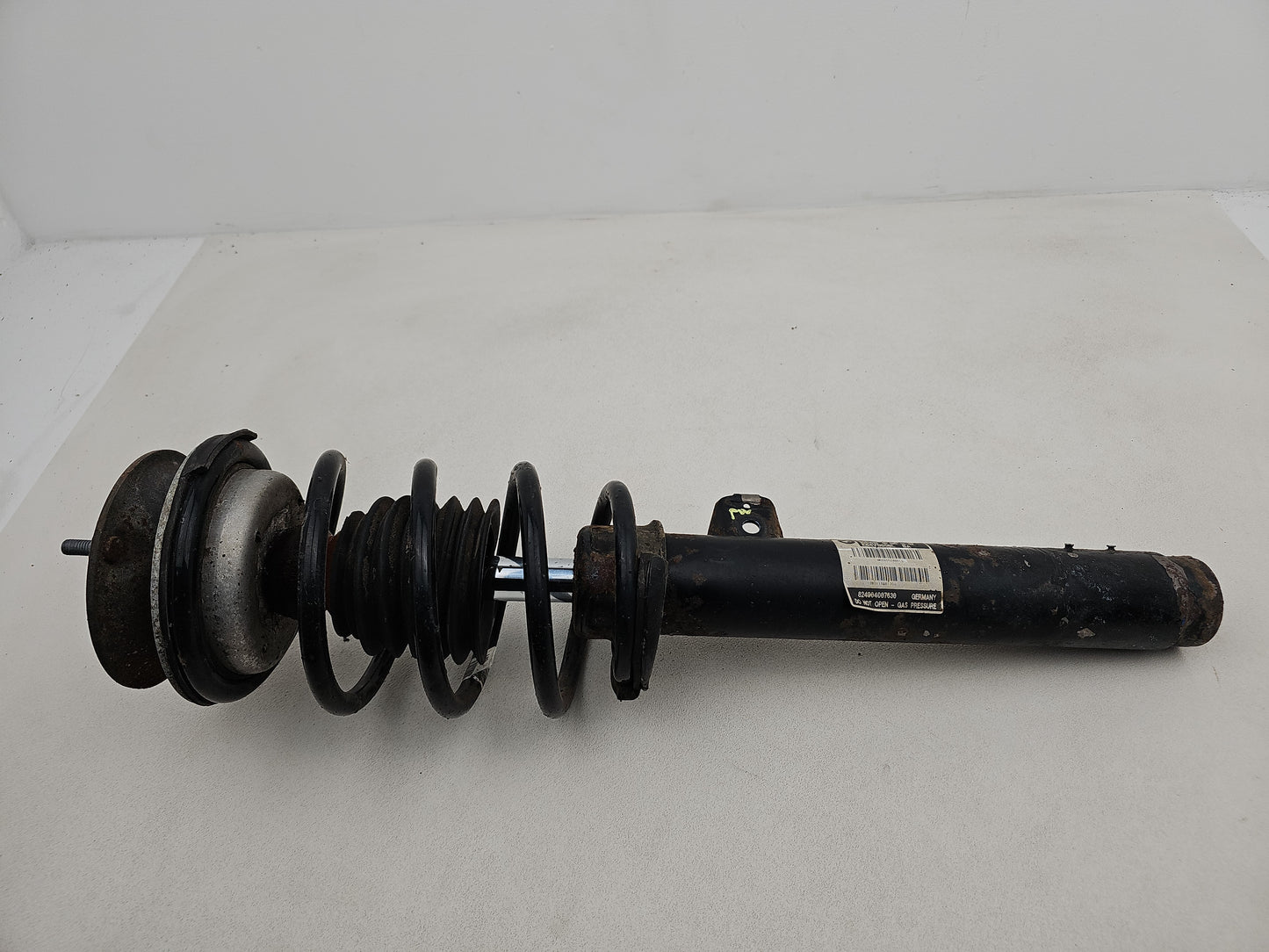 FRONT RIGHT SUSPENSION LEG STRUT HUB 5