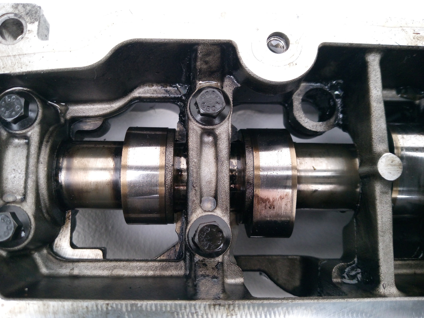 Camshaft Cover  5