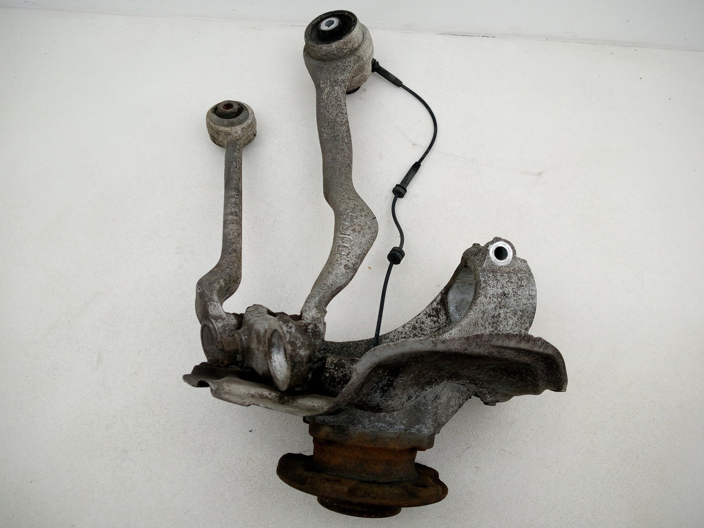 FRONT RIGHT SUSPENSION LEG STRUT HUB 5