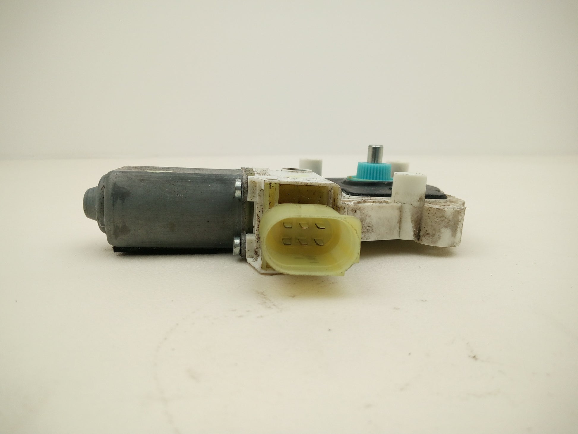 Door Rear Window Regulator RH 5