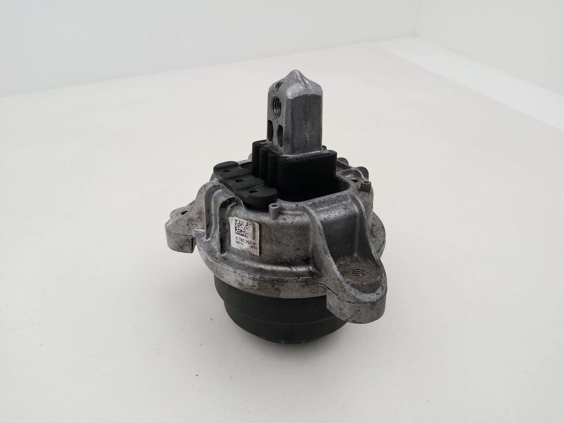 Engine Mounting Bracket Front 5