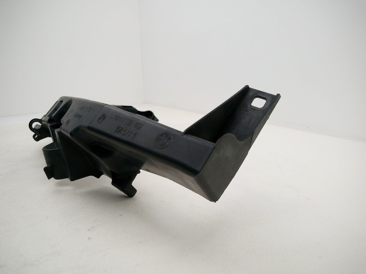 Headlamp Panel Support Bracket RH 5
