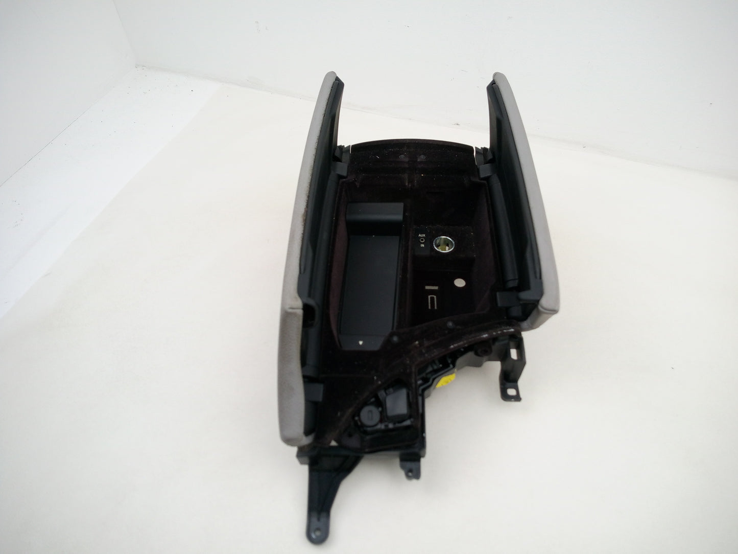 Centre Console Armrest 5