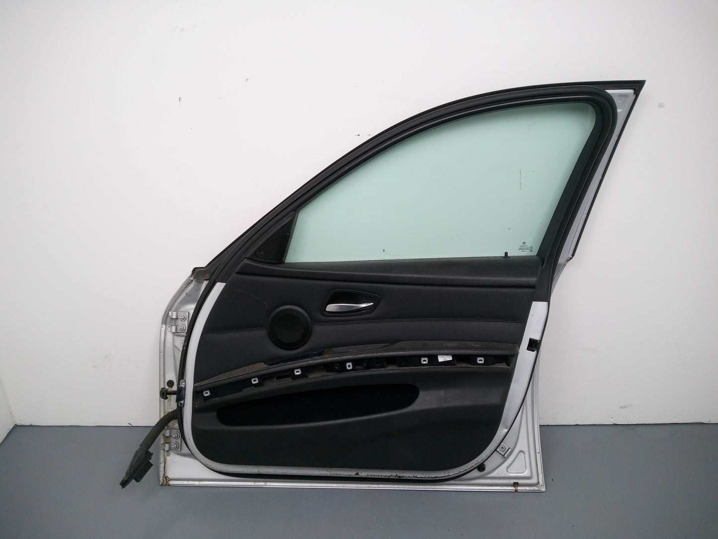 Bmw 3 Series E90 E91 320d Lci Drivers Side Front Door Silver 354/7 2005-2011 - photo 5