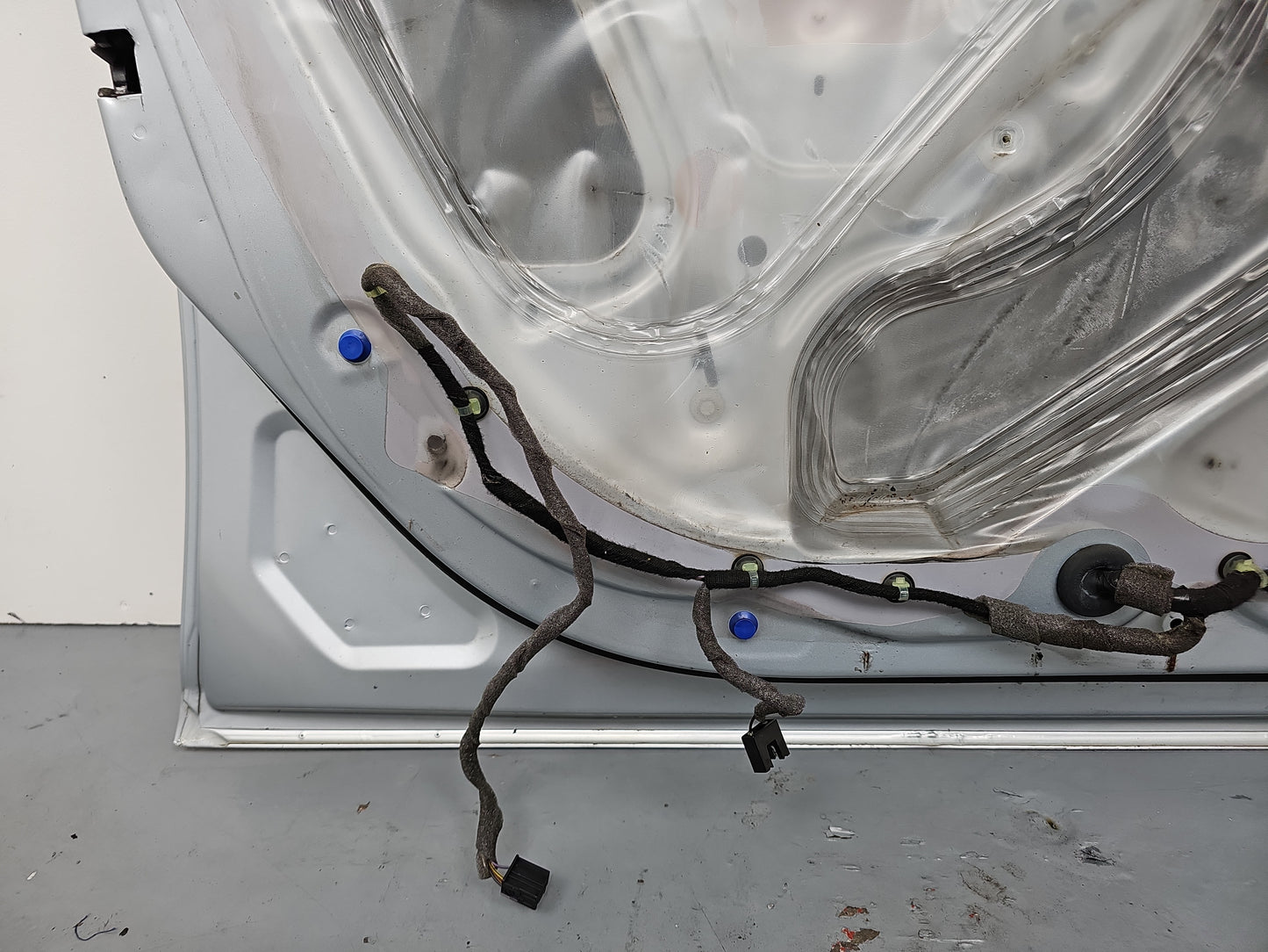 Door Front LH 11