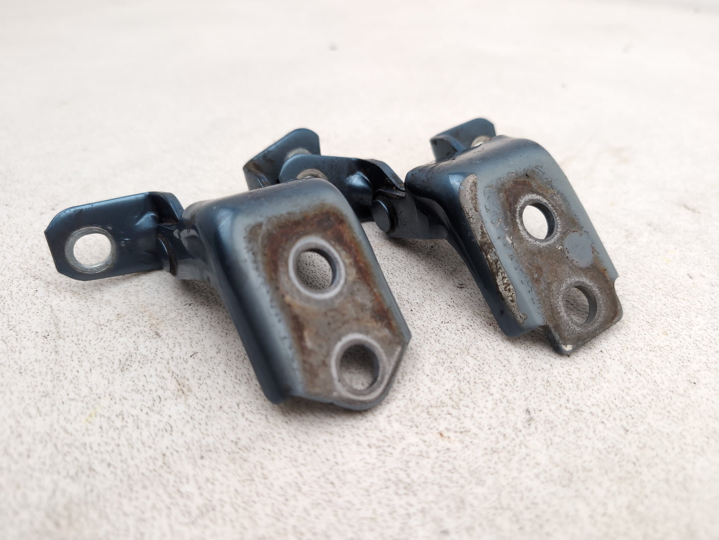 RH Front Door Hinge Pair  5