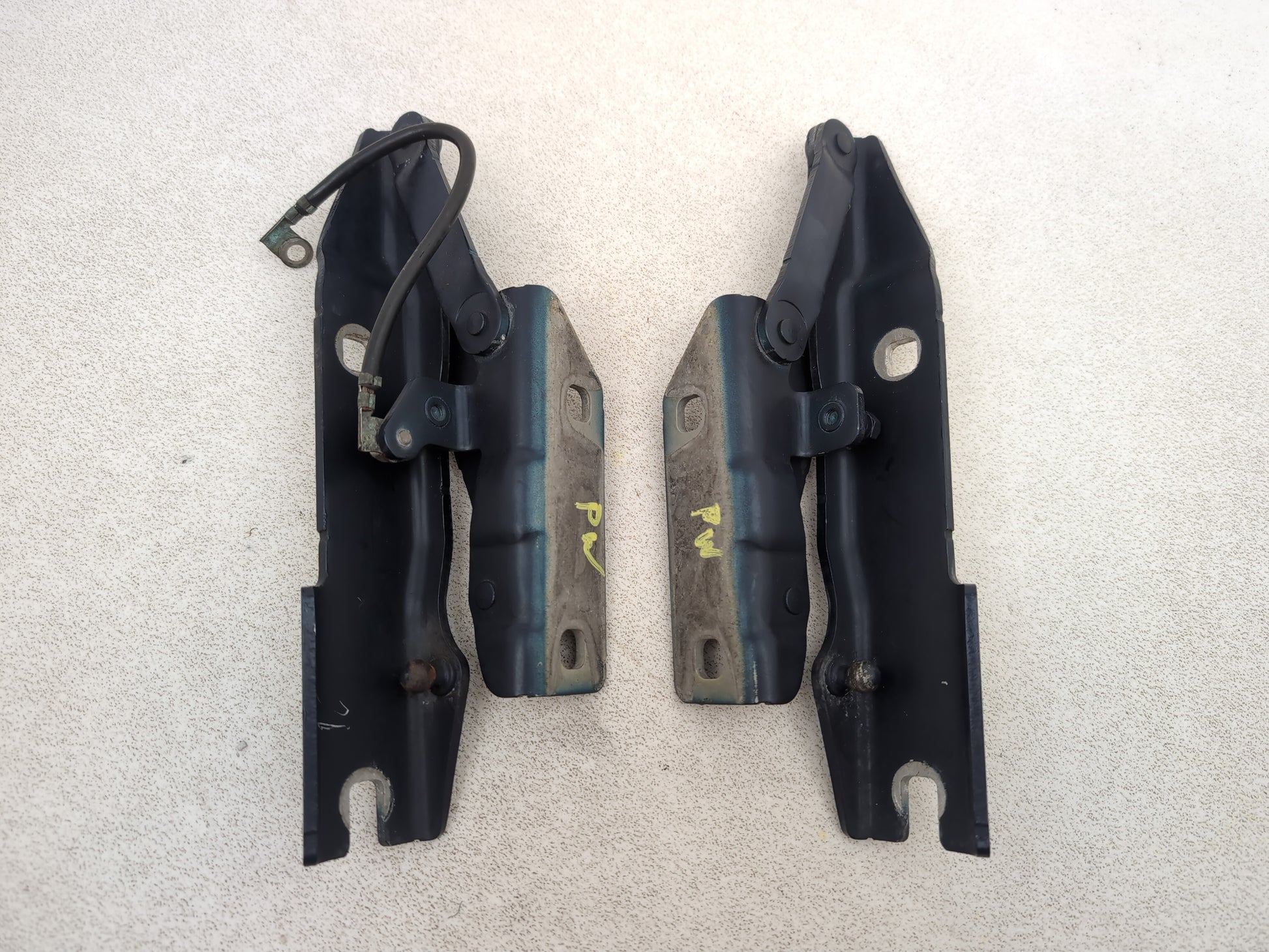 Bonnet Hinges 5