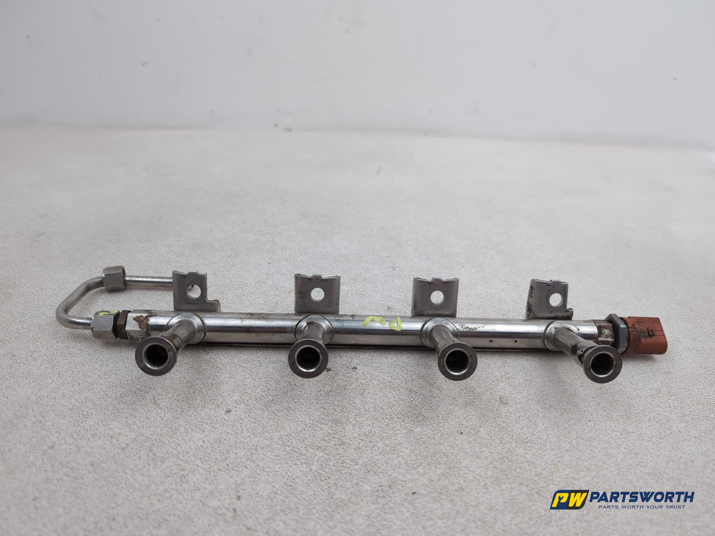 Injection rail 5
