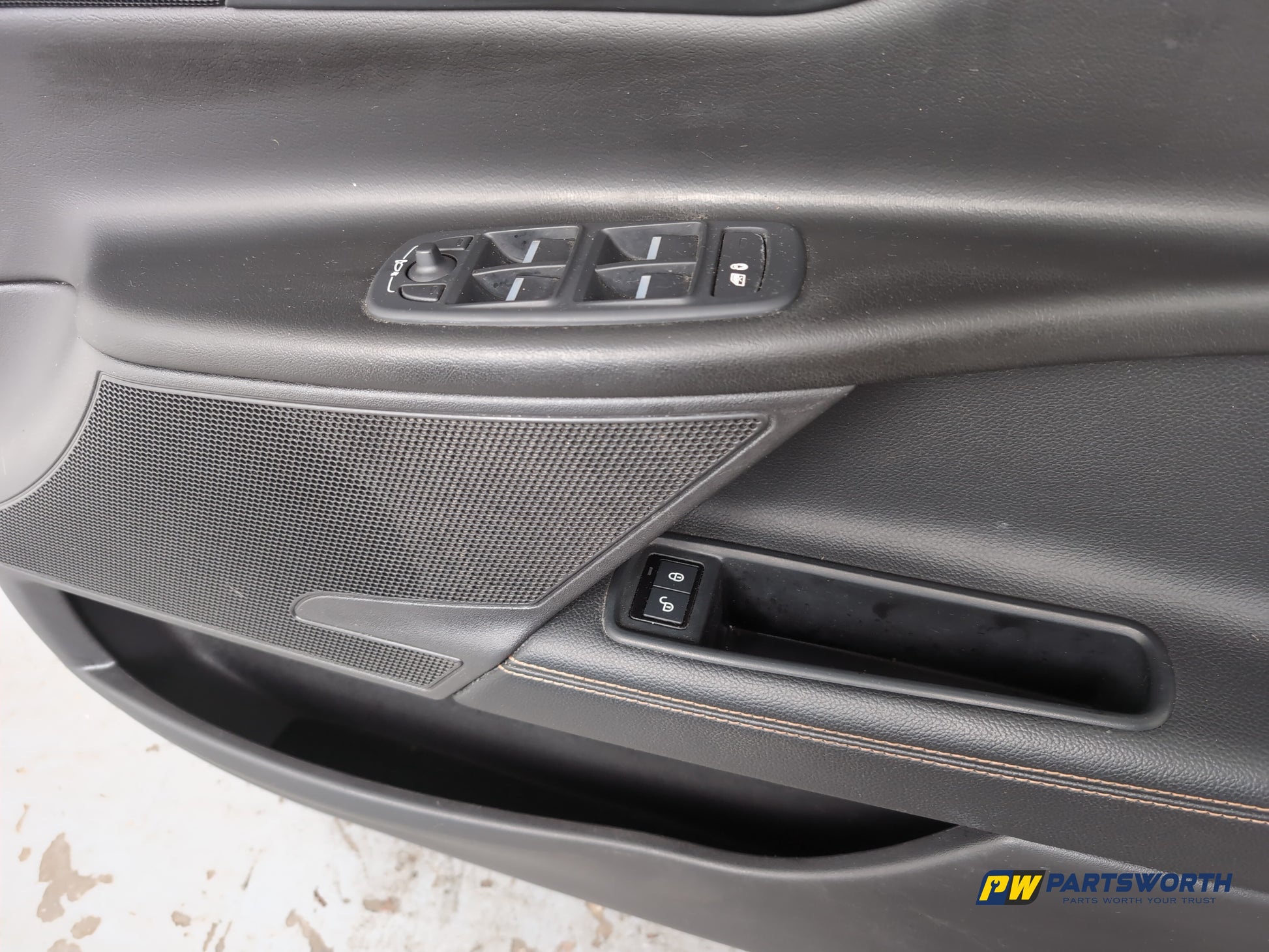 Door Front RH 11