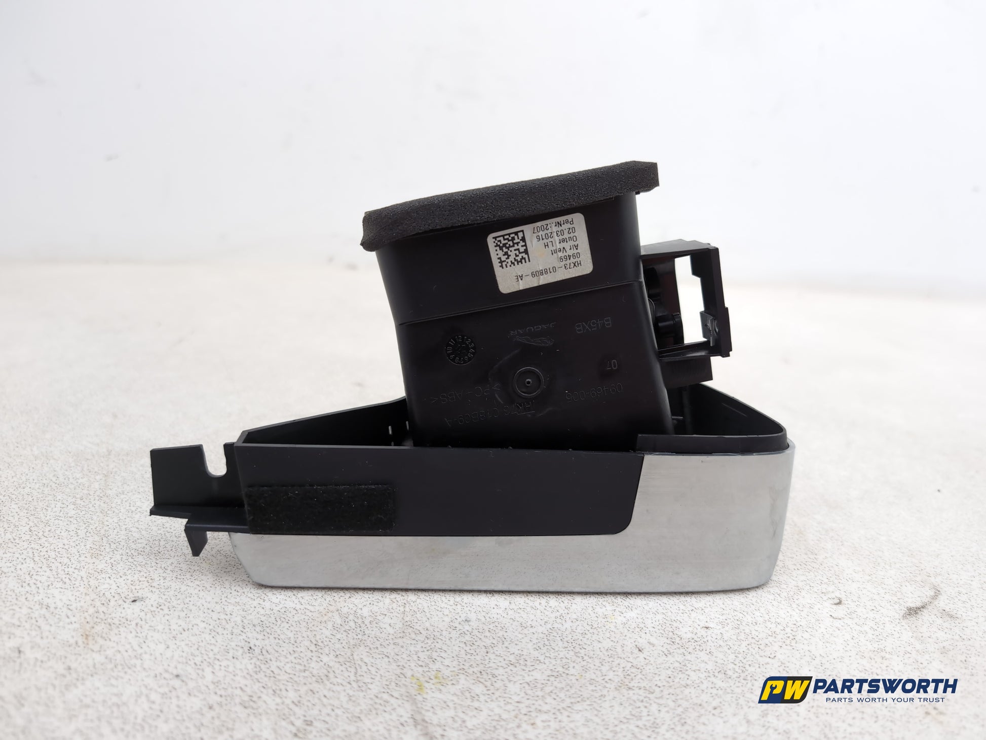 Facia Vent LH 5