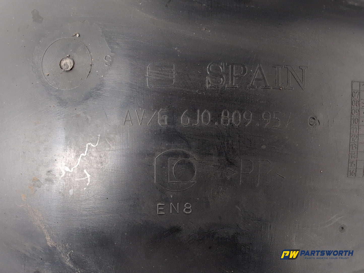 Moulding Wheel Arch Front LH 5