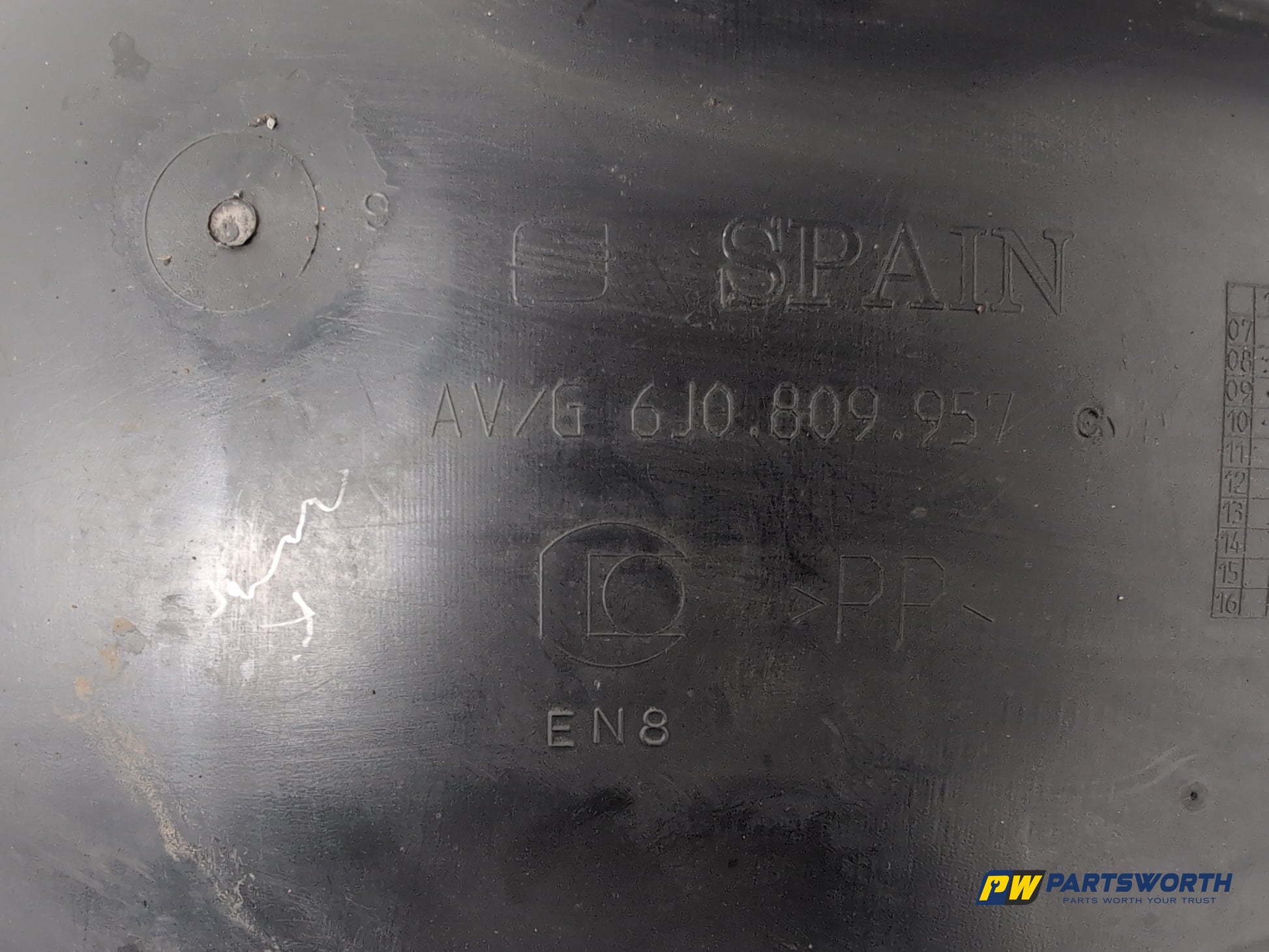 Moulding Wheel Arch Front LH 5