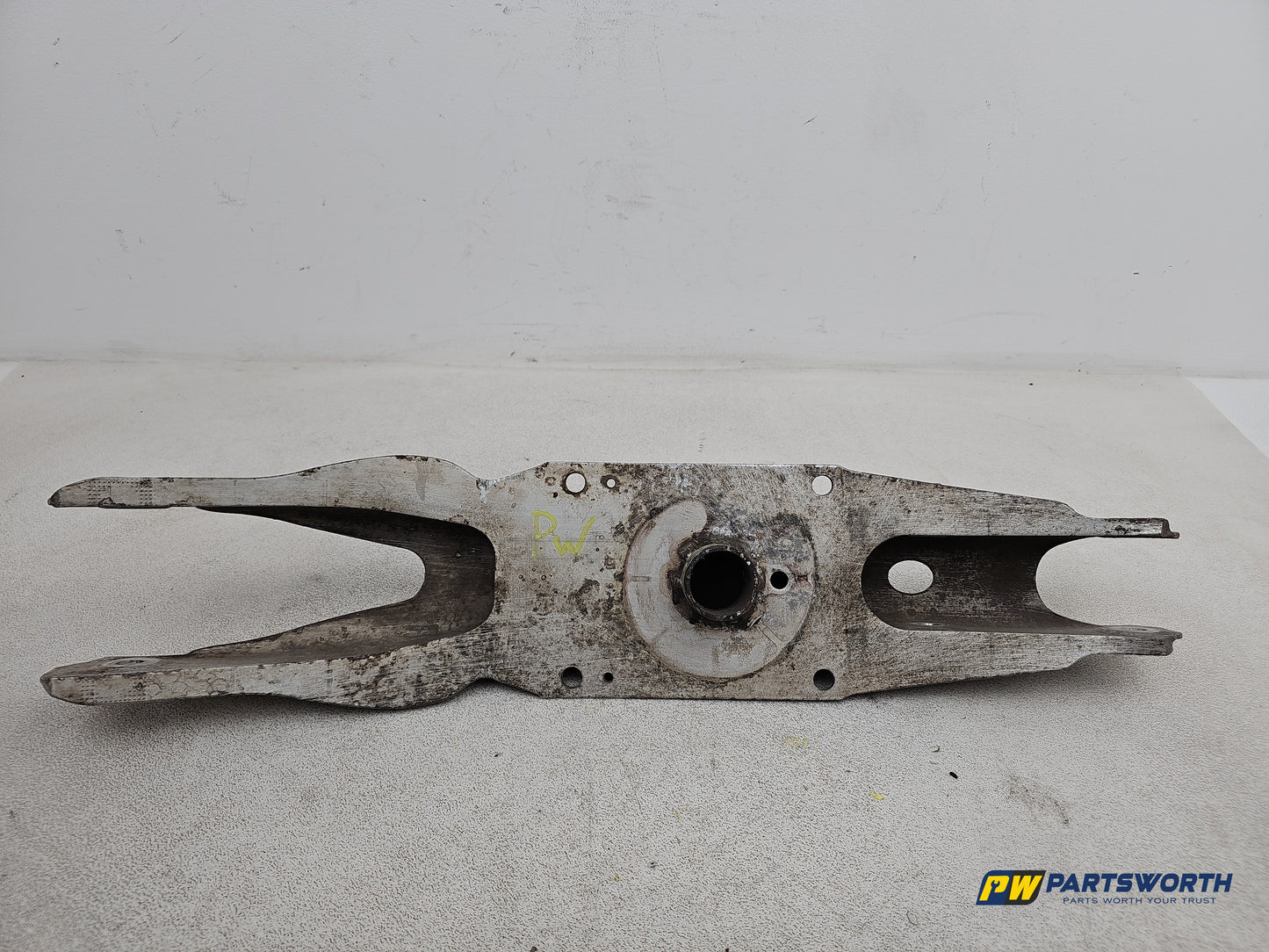 Suspension Arm Rear Wishbone LH 5