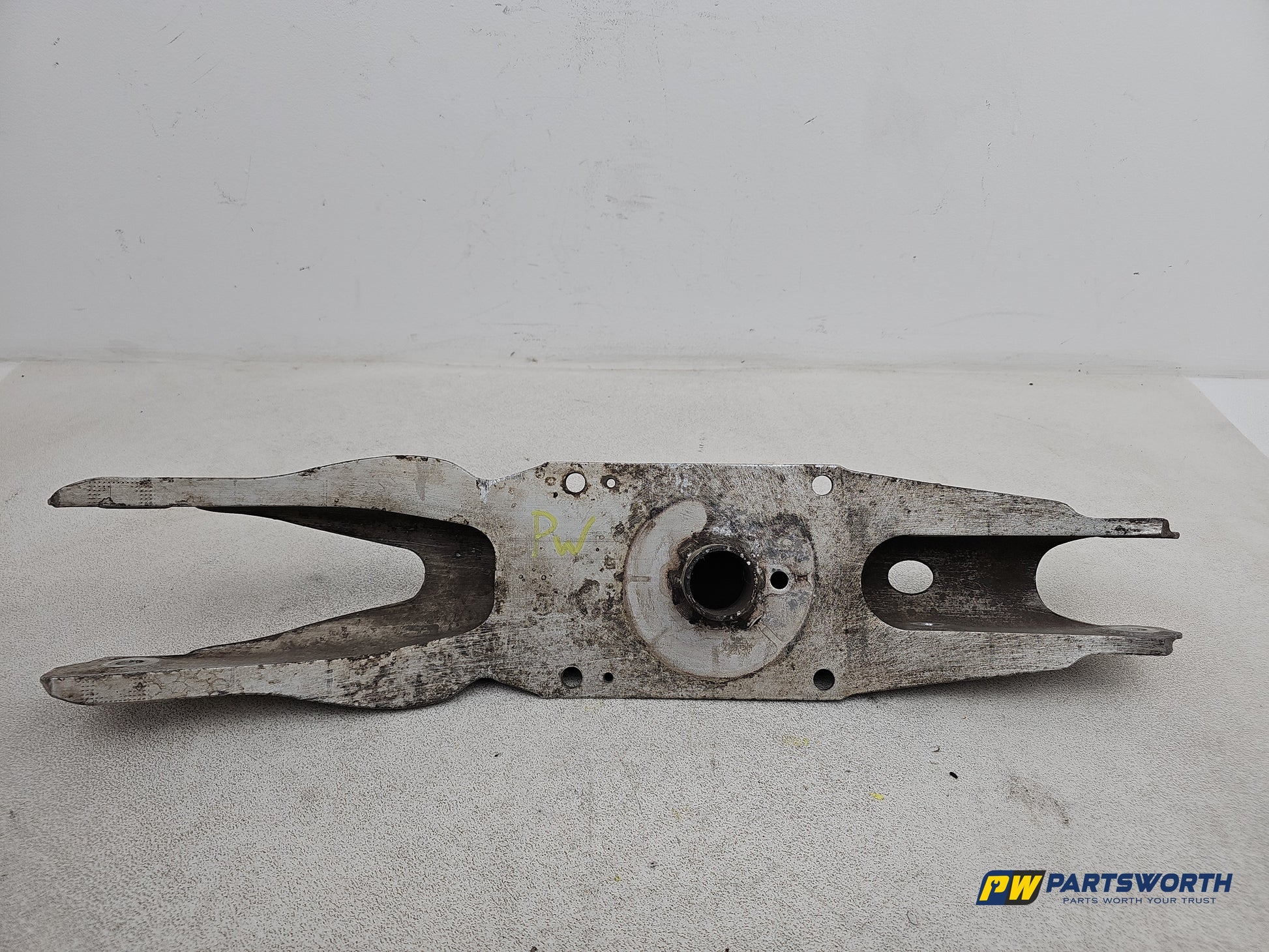 Suspension Arm Rear Wishbone LH 5