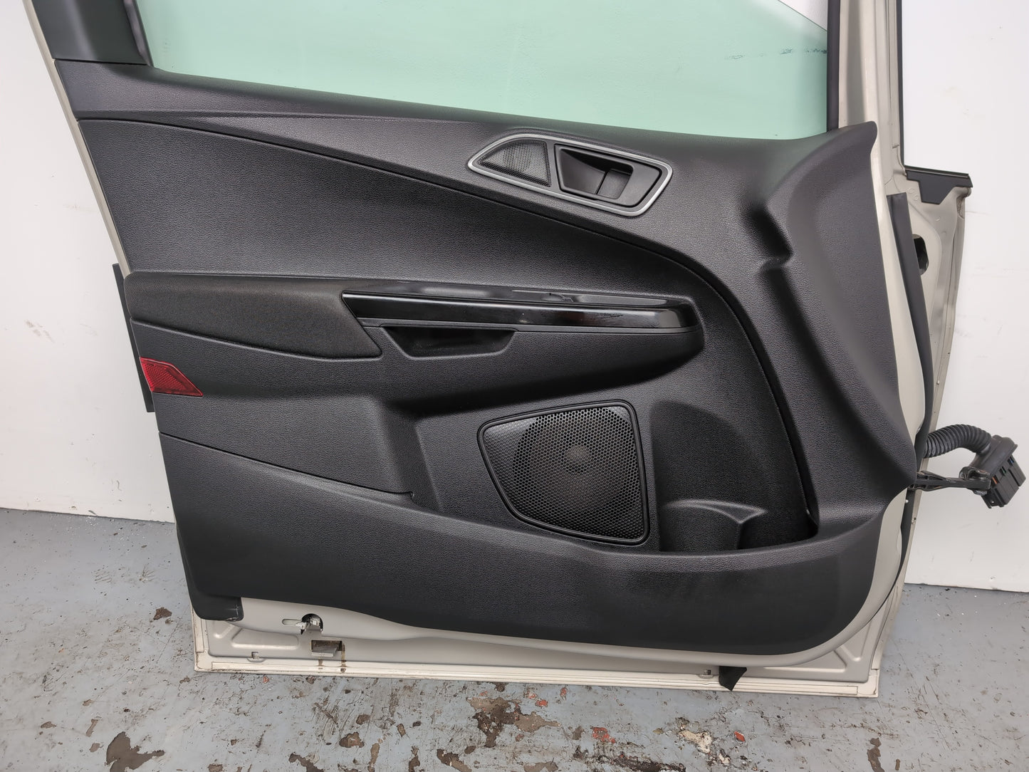 Door Front LH 11