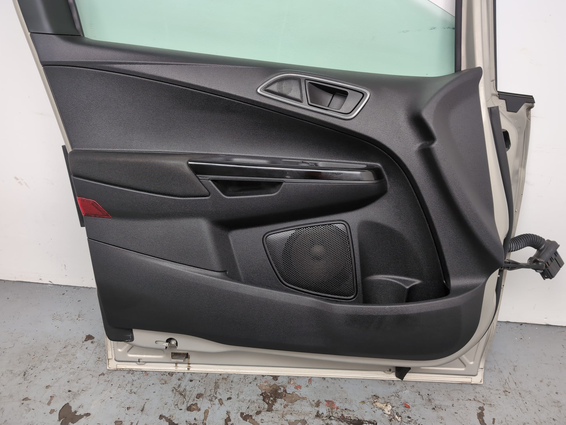 Door Front LH 11