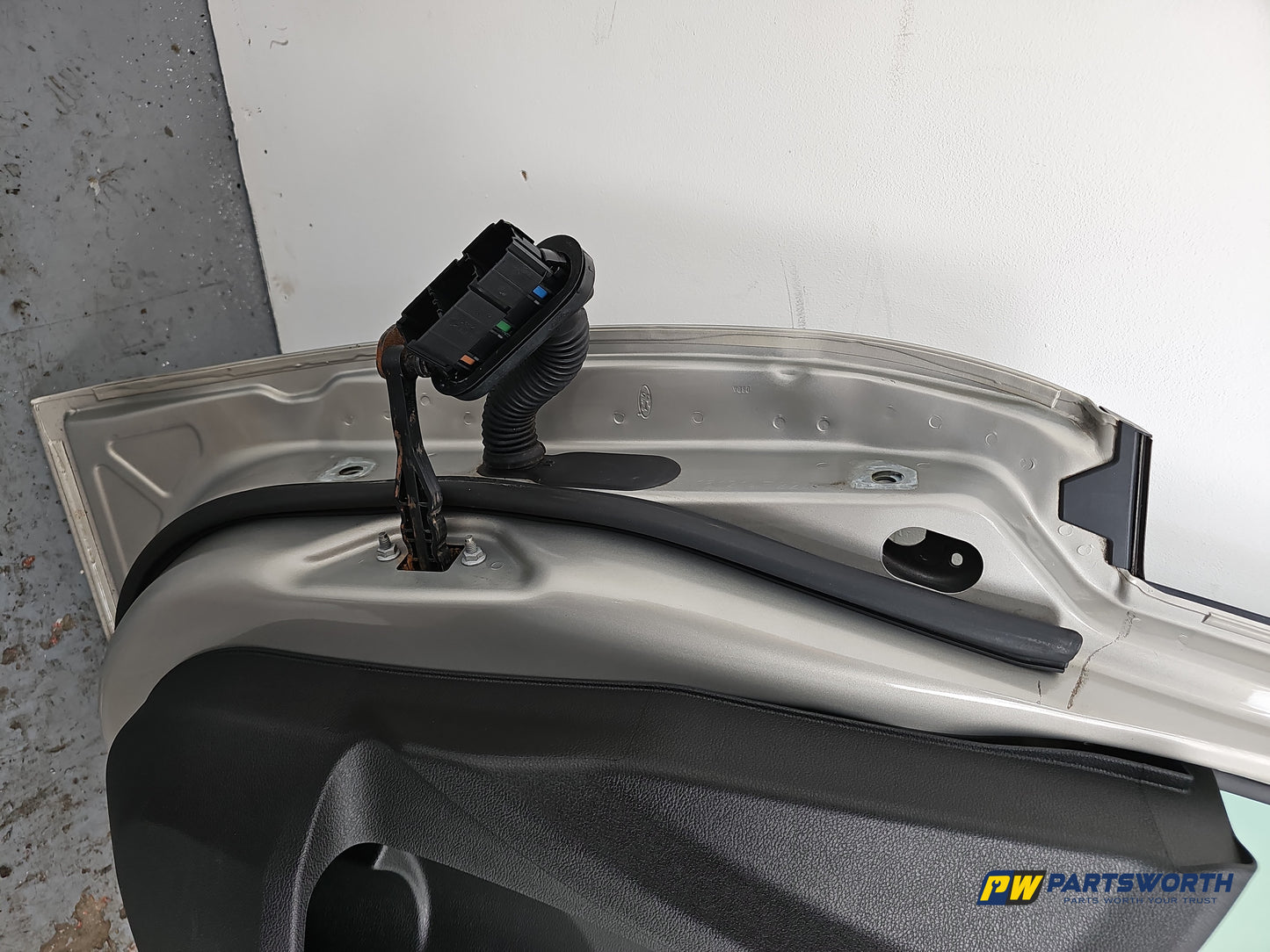 Door Front RH 11