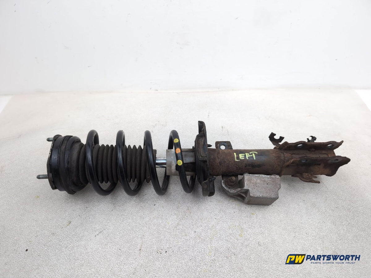 FRONT LEFT SUSPENSION LEG STRUT HUB 5