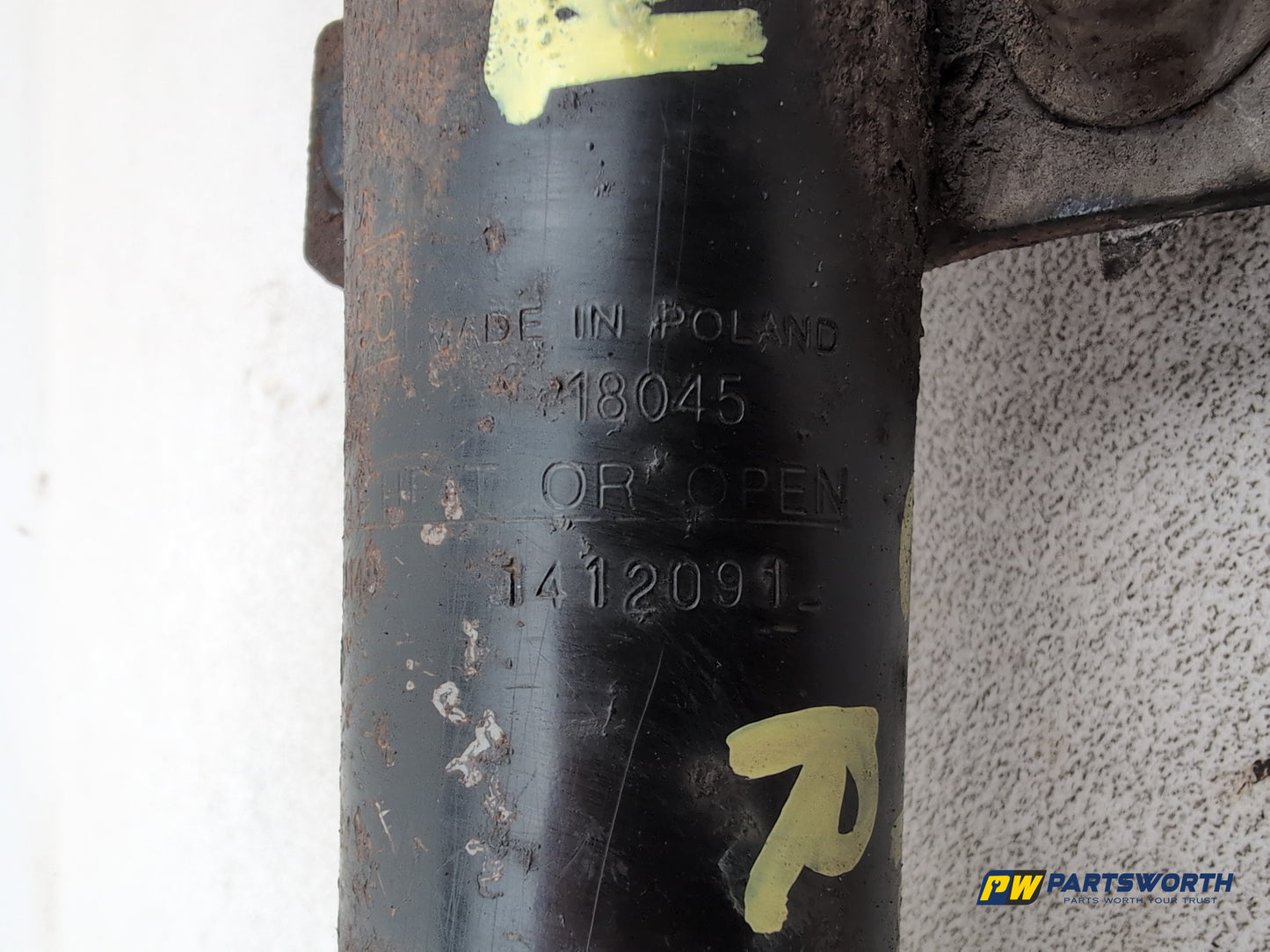 FRONT RIGHT SUSPENSION LEG STRUT HUB 5