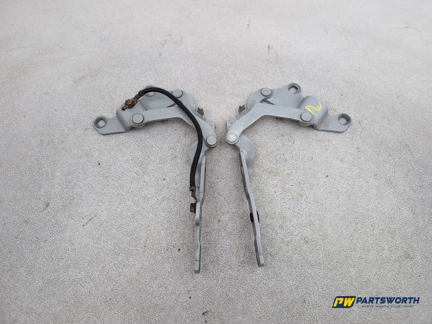 Bonnet Hinges 5
