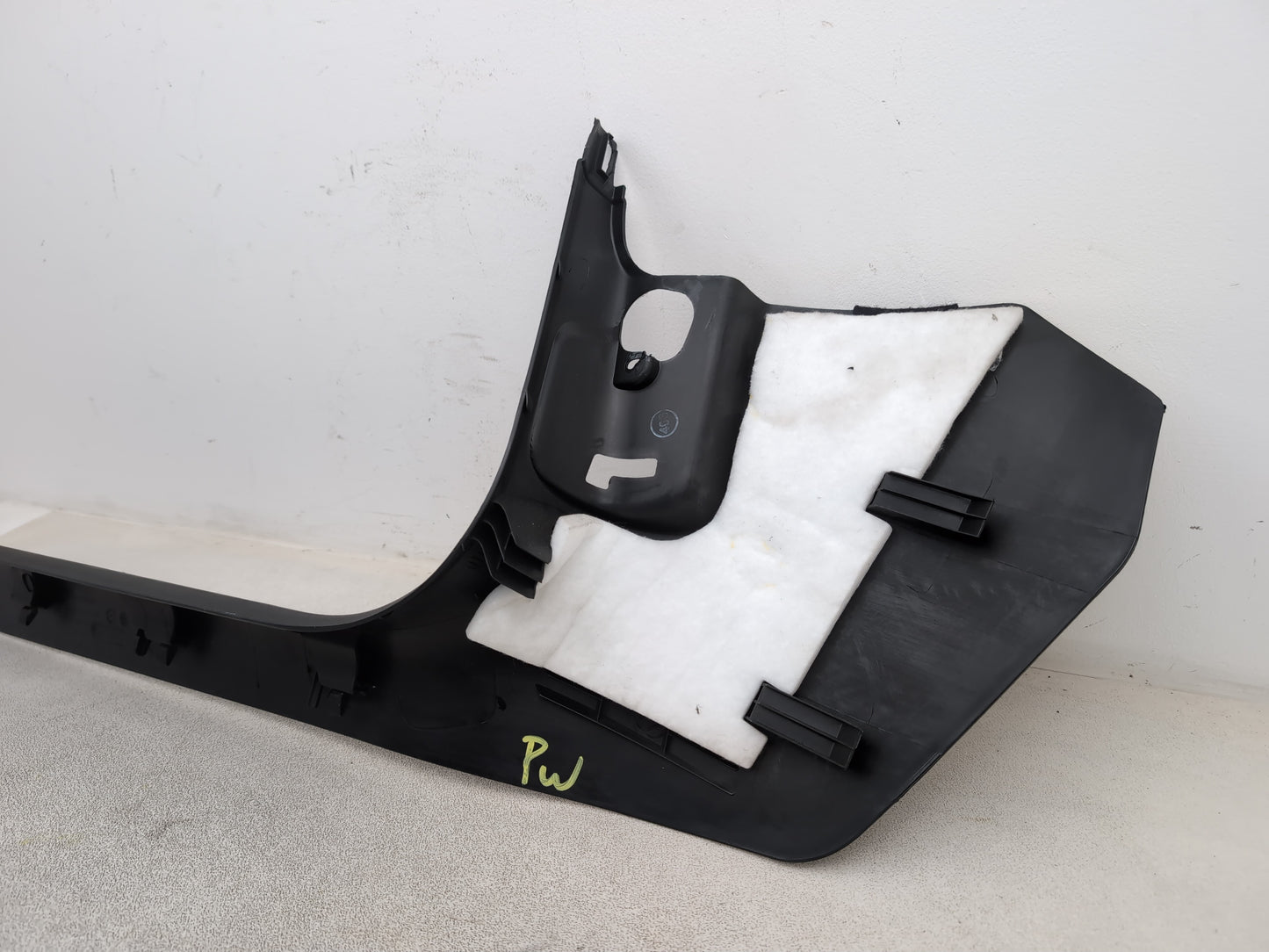 RH A Pillar Trim  5