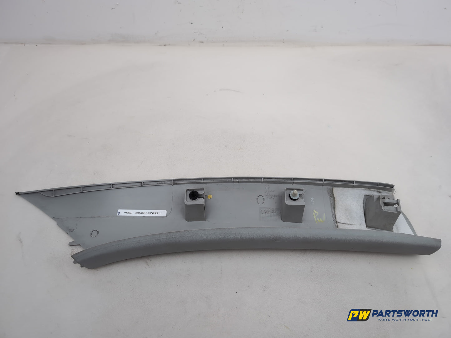 LH A Pillar Trim  5