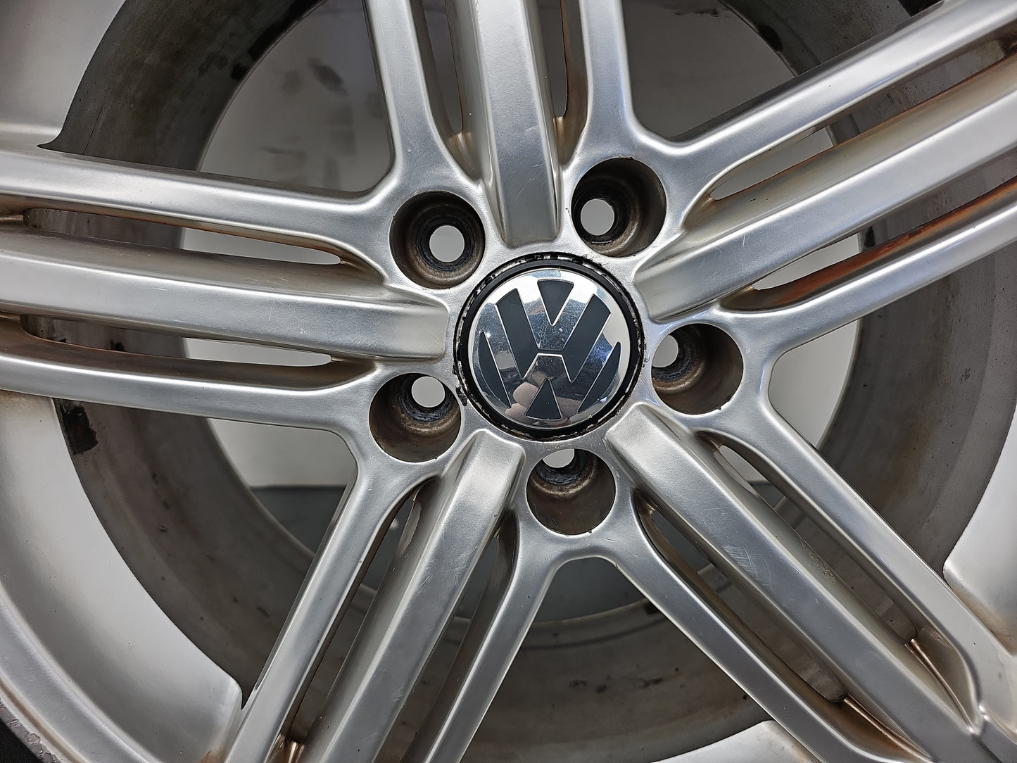 Volkswagen Tiguan Se 4motion Tsi Wheel With Tyre 235/50 R18 65718x8jj - photo 5