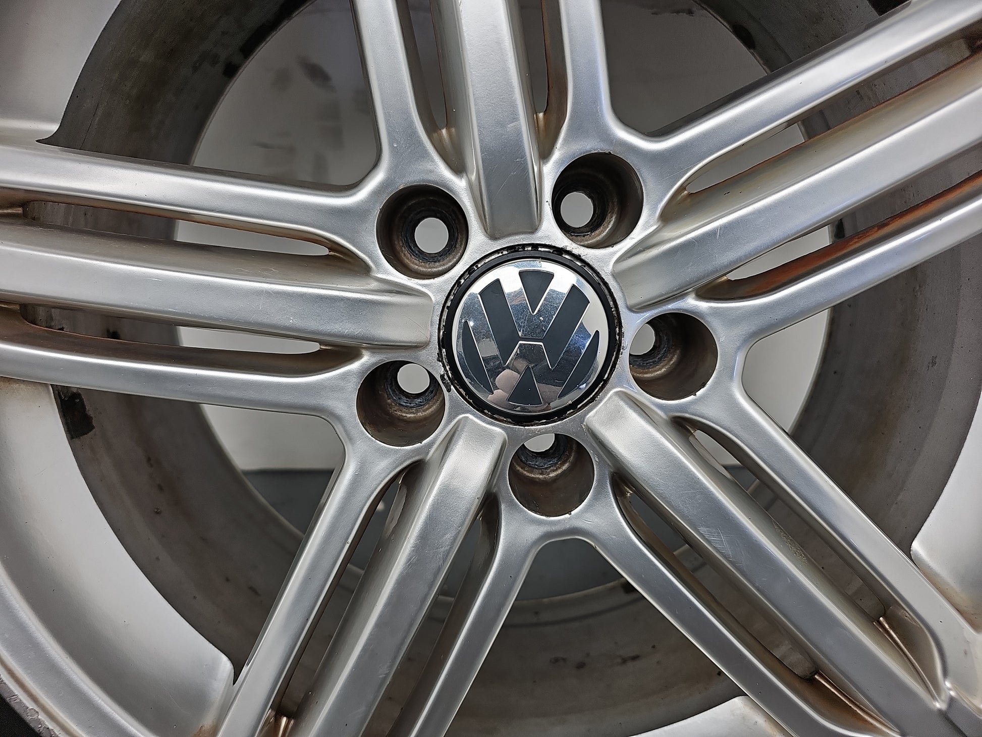 Volkswagen Tiguan Se 4motion Tsi Wheel With Tyre 235/50 R18 65718x8jj - photo 5