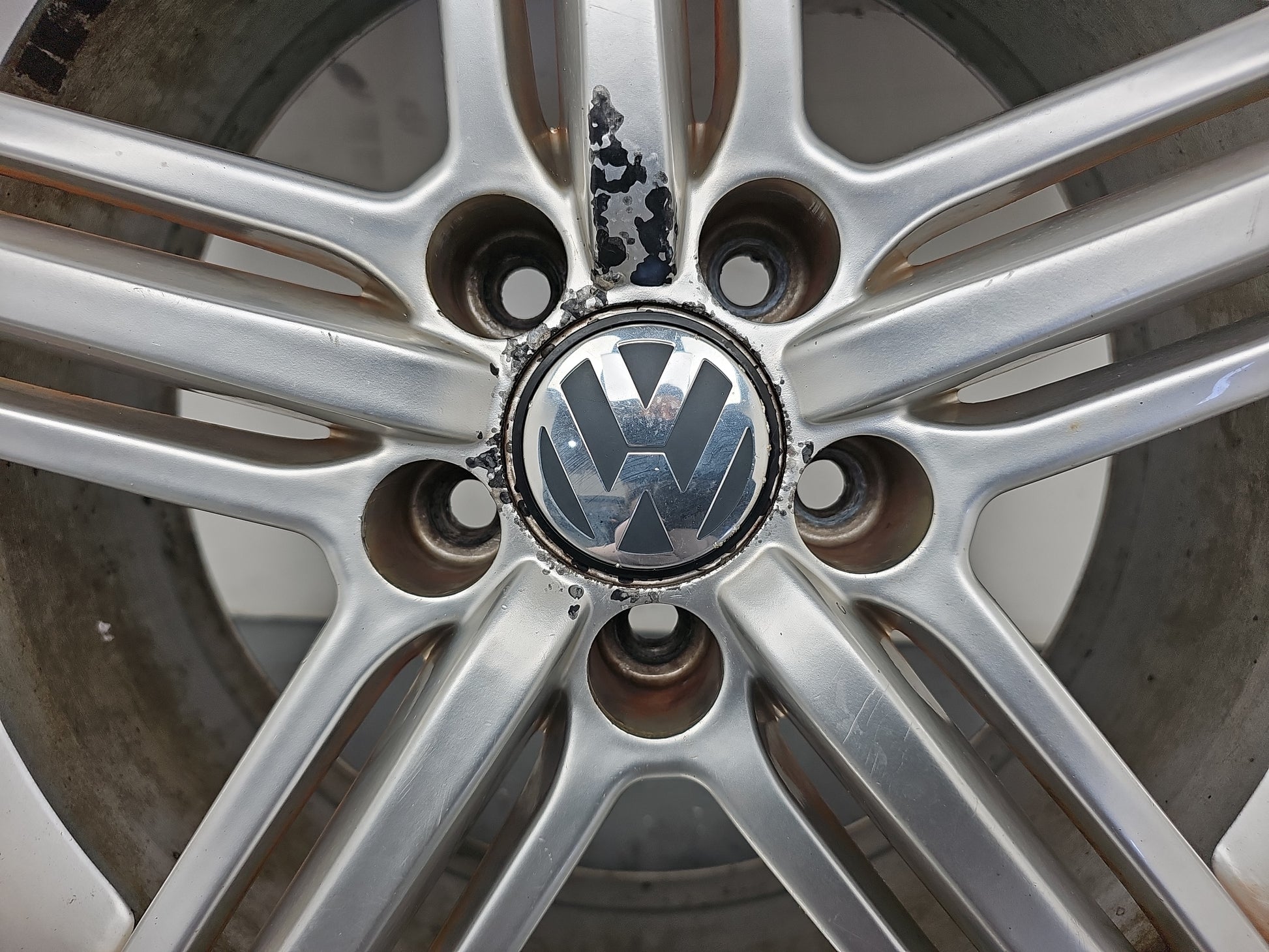 Volkswagen Tiguan Se 4motion Tsi Wheel With Tyre 235/50 R18 65718x8jj - photo 5