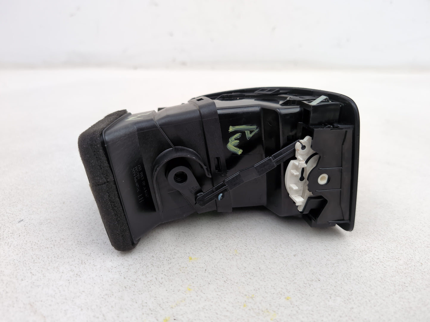 Facia Vent LH 5