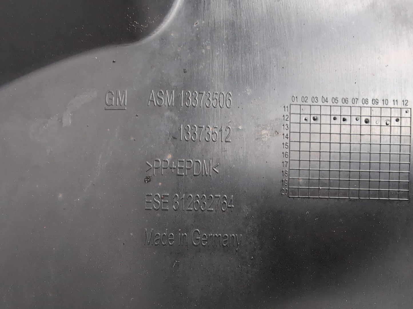 Moulding Wheel Arch Front RH 5