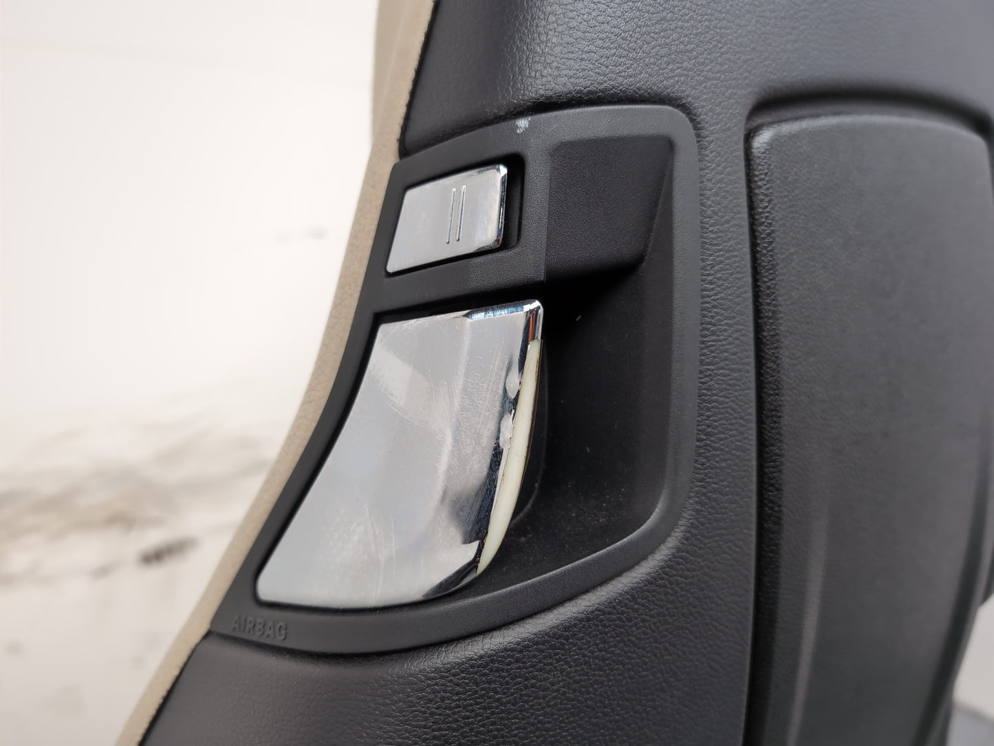 Seat Front LH 11