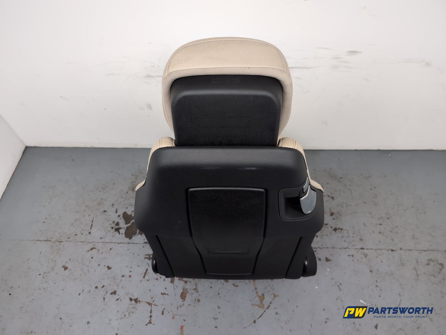 Seat Front RH 11