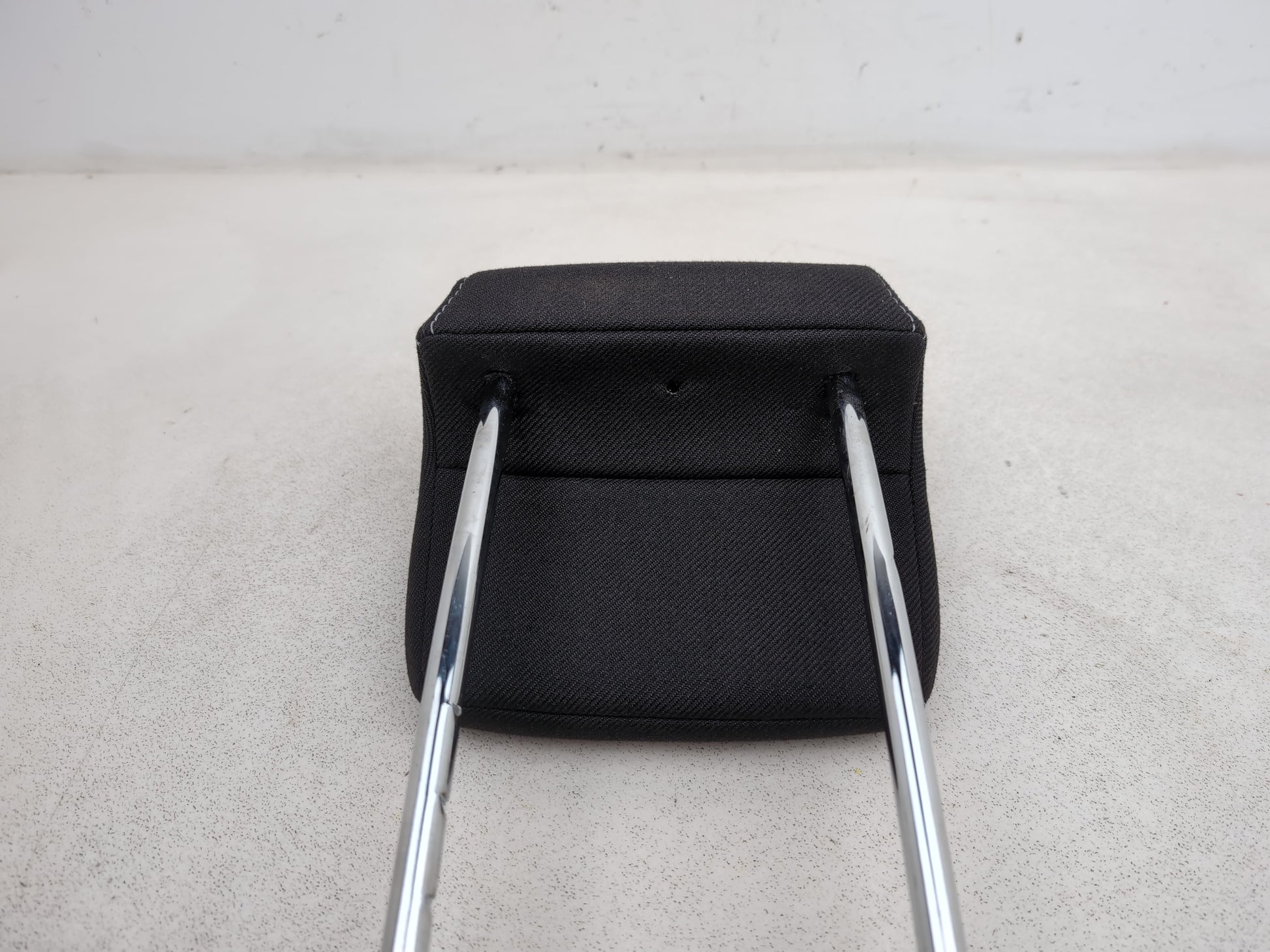 Rear Headrest 5