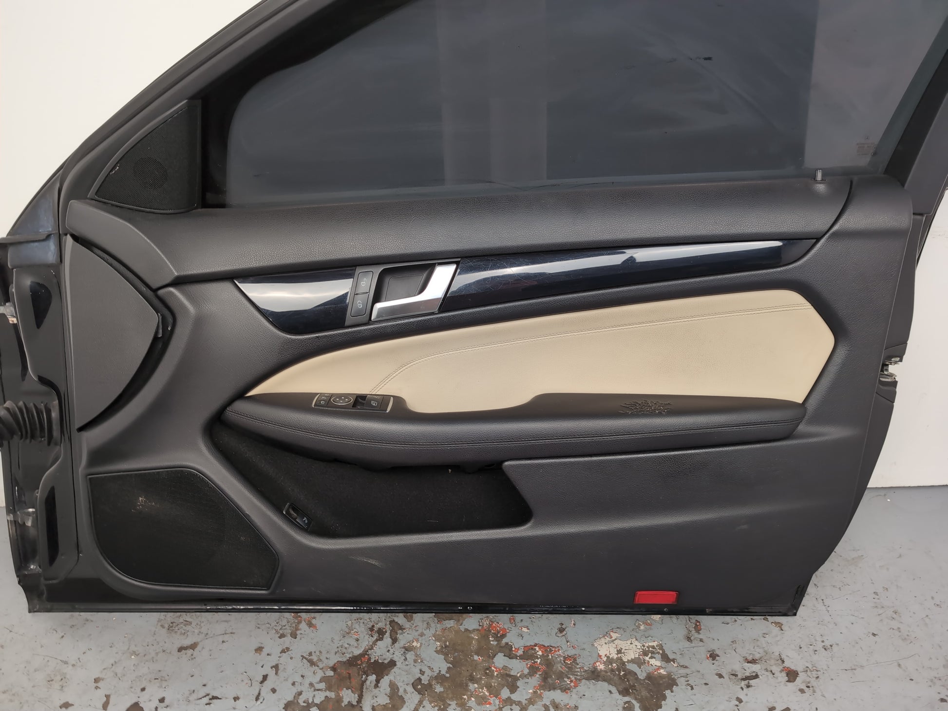 Door Front RH 11
