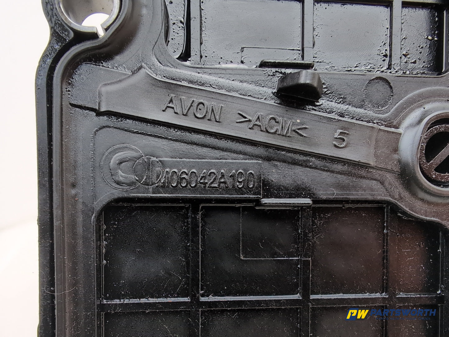 Camshaft Cover  5
