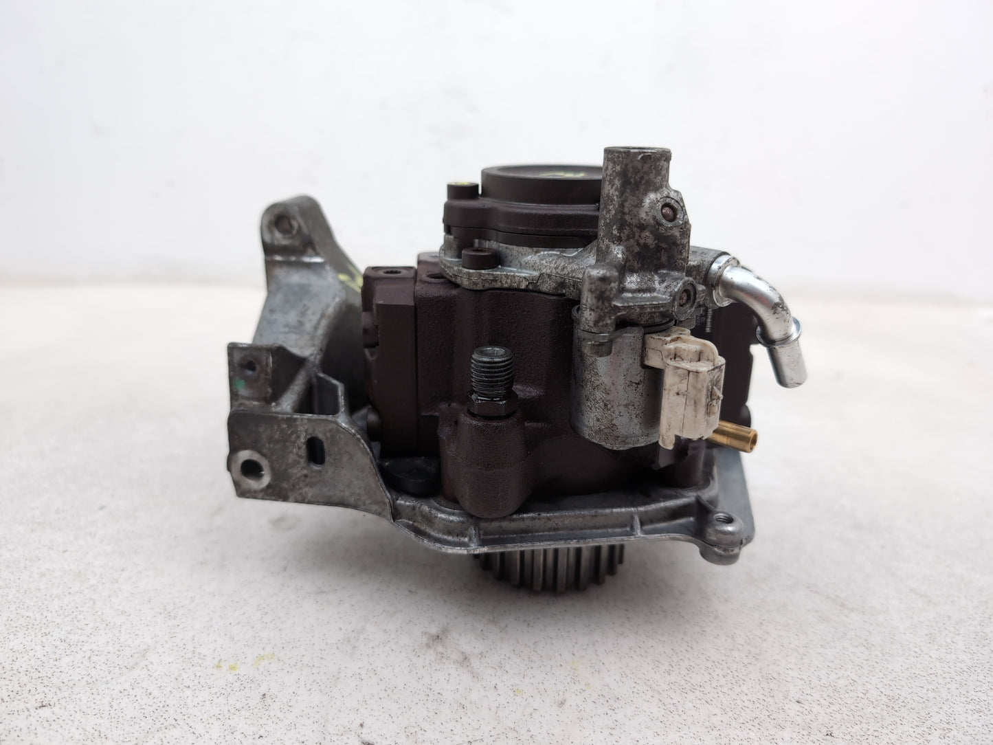 High pressure fuel pump 5